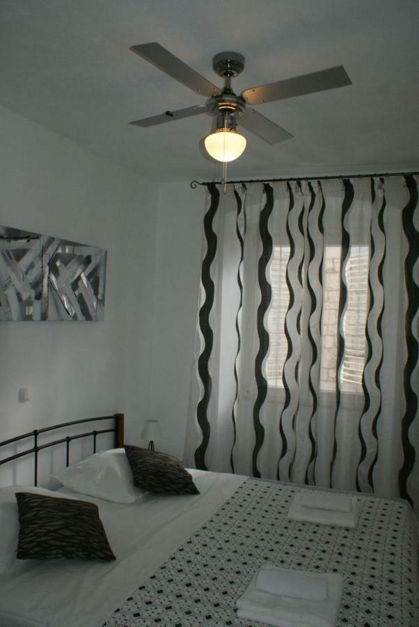 Apartman Old Town Трогир Екстериор снимка